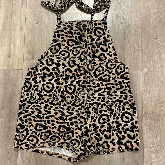 2/30 Maternity Romper - Picture 3 of 3